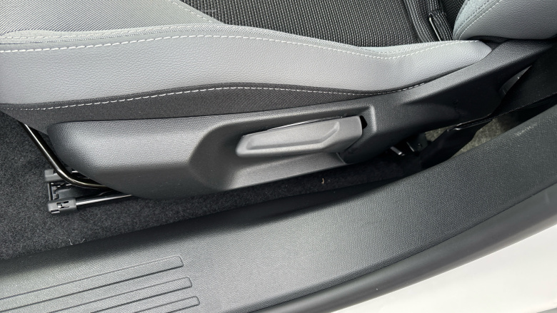 Vauxhall Mokka 100kW Design 50kWh 5dr Auto Electric Hatchback